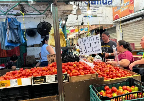 Productos de la canasta básica bajan de precio en el mercado Lucas de Gálvez