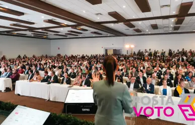 Nuevo León: Sheinbaum y empresarios guardan minuto de silencio por víctimas