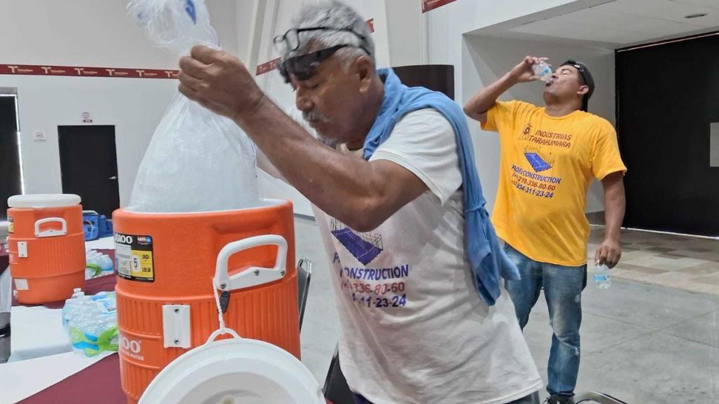 Refugio climatizado en Polyforum recibe a trabajadores de la construcción