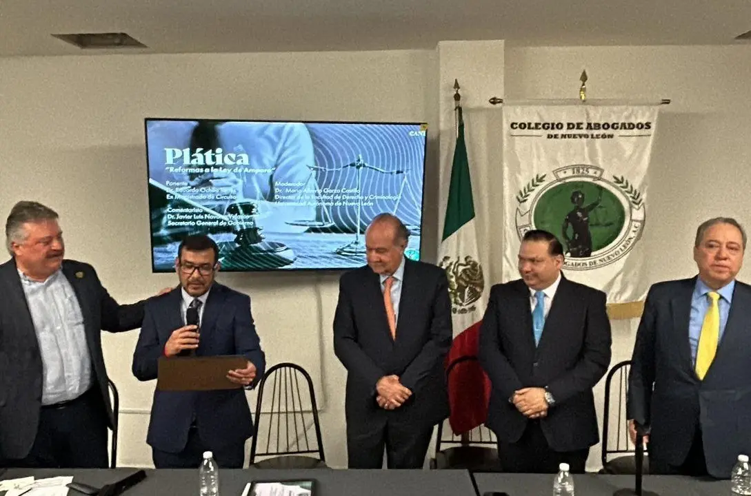 Los participantes en la discusión de la reforma a la ley de amparo, en el Colegio de Abogados de Nuevo León.Foto: Armando Galicia