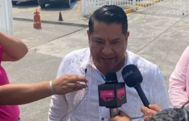 Arturo Santiago denuncia a Pepe Yunes en la Fiscalía General de la República