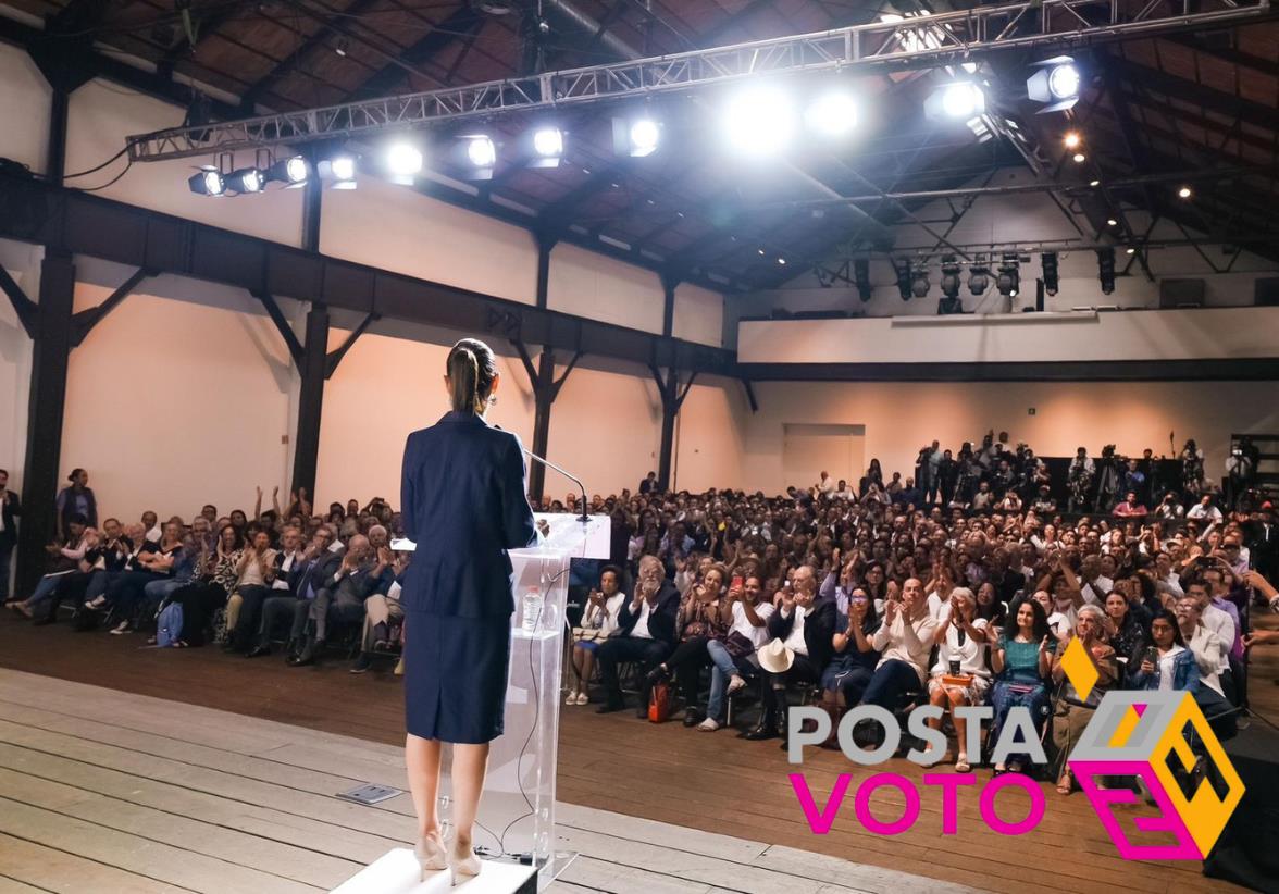 Más de 900 científicos, académicos y artistas respaldaron a Claudia Sheinbaum, candidata presidencial de la coalición Sigamos Haciendo Historia, quien llamó a construir un México justo, libre y democrático. Foto: Cortesía