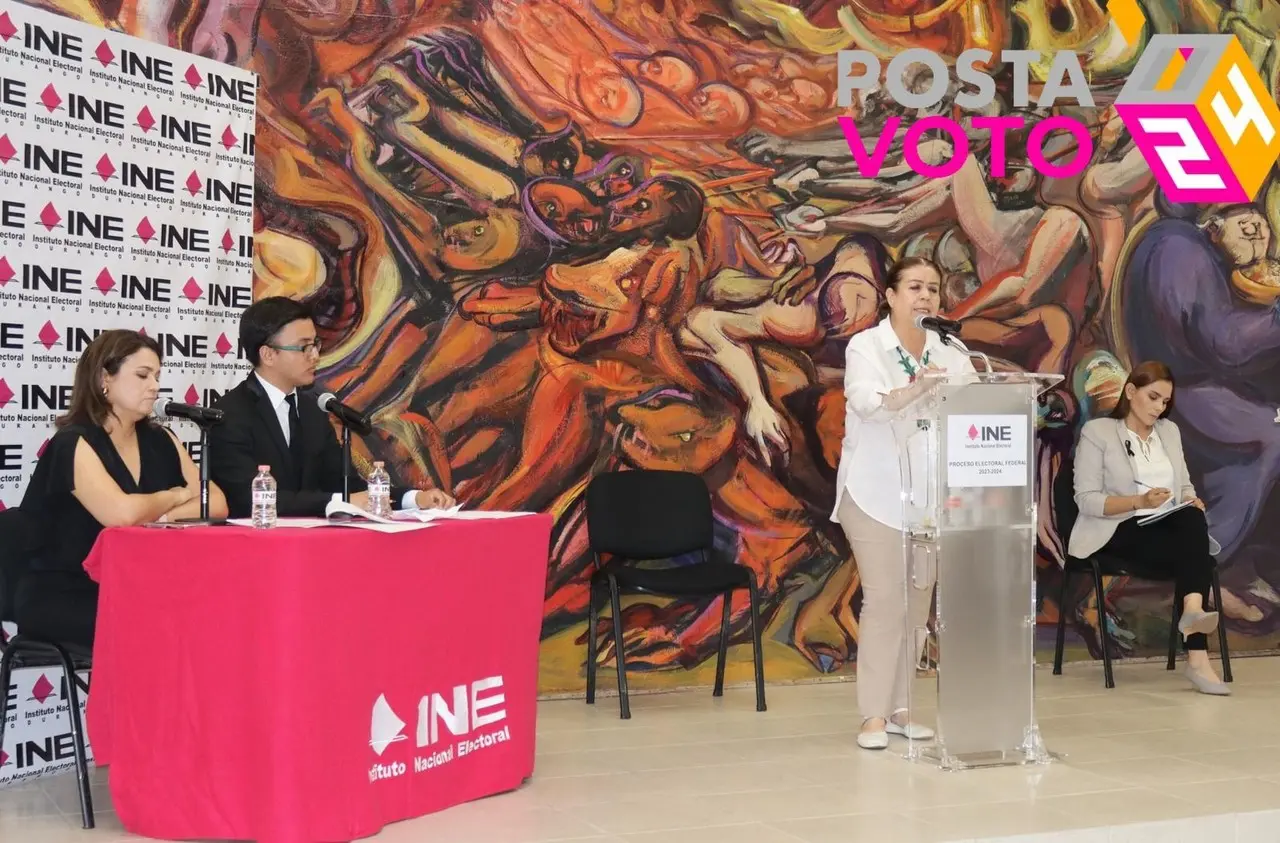 Las candidatas al senado, debatieron sobre temas de salud, seguridad y justicia, durante un encuentro organizado por el INE. Foto: Facebook INE Durango.