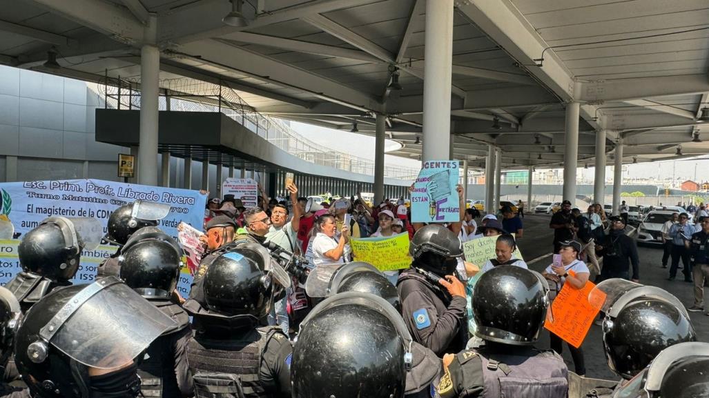 Protesta de la CNTE en el AICM: La SSC a blinda los accesos a la T1 y T2