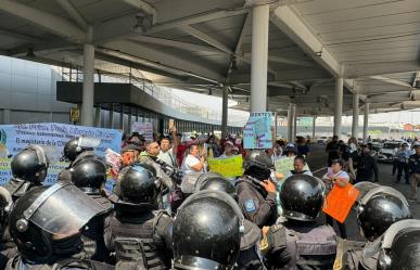 Protesta de la CNTE en el AICM: La SSC a blinda los accesos a la T1 y T2