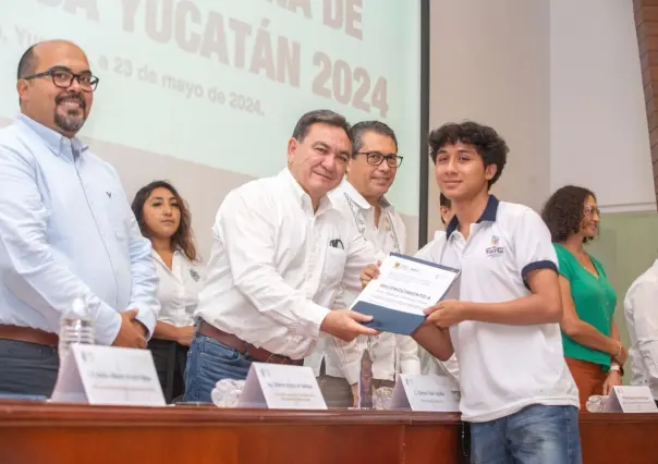 Reconocen a estudiantes que participaron en la Olimpiada Mexicana de Informática