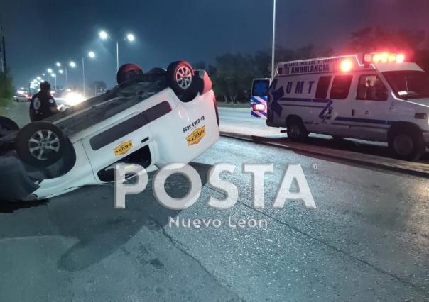 Volcadura deja dos heridos en la Carretera a Laredo