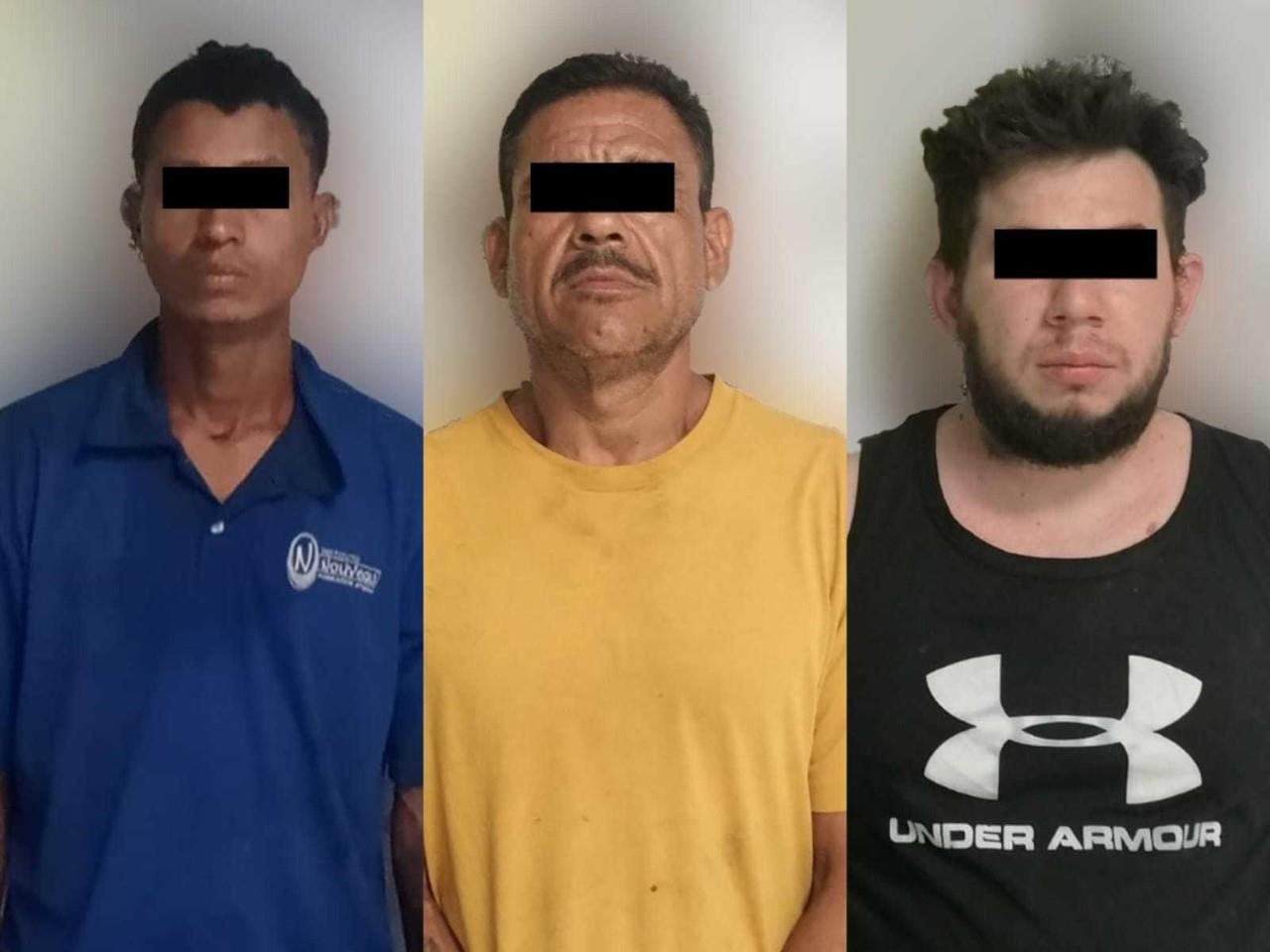 Gerardo R, Luis Gabriel C y Jesús Jaime C, este último de origen hondureño fueron detenidos por policías de Monterrey por delitos como robo y contra la salud. Foto: Policía de Monterrey.