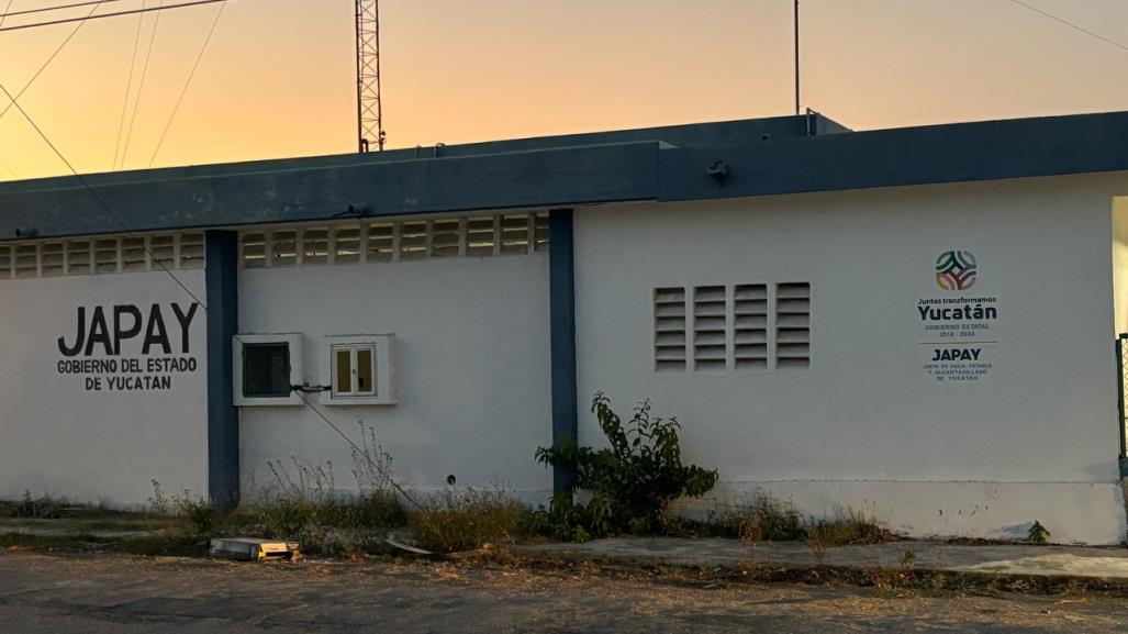 Vecinos denuncian problema de agua en la colonia García Ginerés