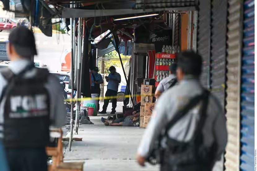 Asesinan a cinco personas en mercado de artesanías en Acapulco