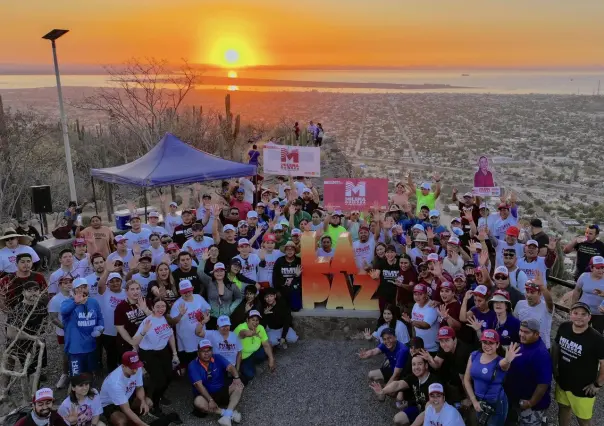 Más de 300 personas acompañan al cerro atravesado a la candidata Milena Quiroga