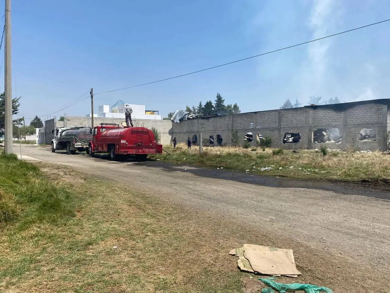Sofocan incendio en planta recicladora en Toluca tras 12 horas de trabajo