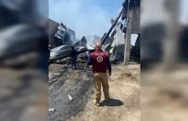 Sofocan incendio en planta recicladora en Toluca tras 12 horas de trabajo