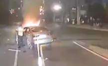 Policías de San Pedro salvan a un hombre dentro de un vehículo en llamas (VIDEO)