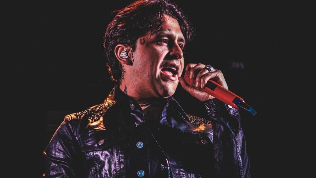 Christian Nodal inicia cinco horas tarde concierto en Méxicali