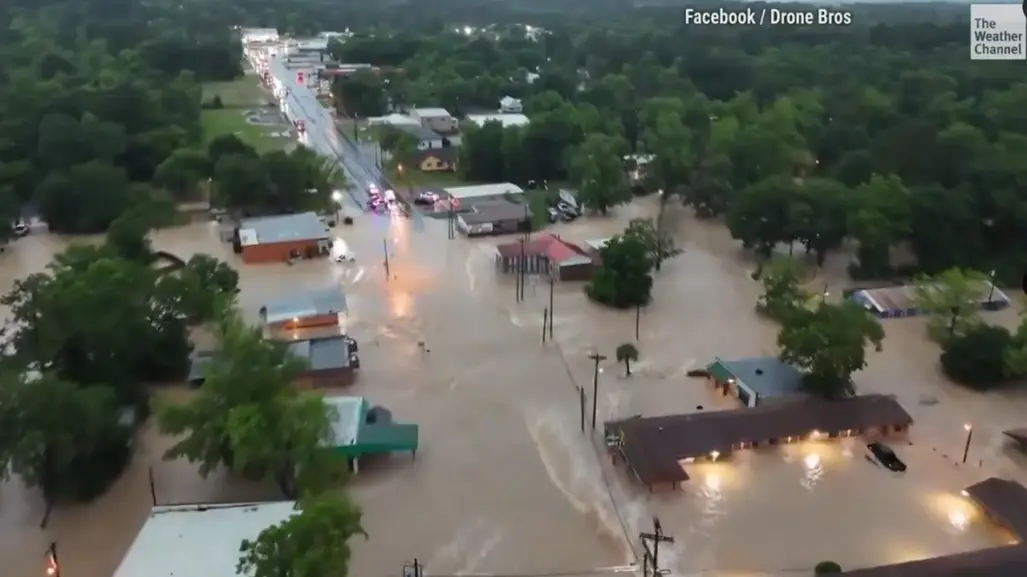 Fuertes tormentas causan 14 muertes en Texas, Oklahoma y Arkansas