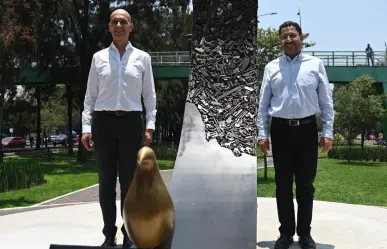 Martí Batres presenta monumento de Paz creado con armas de fuego trituradas