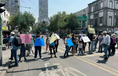 Basta de desalojos, exigen vecinos de la calle López en Cuauhtémoc