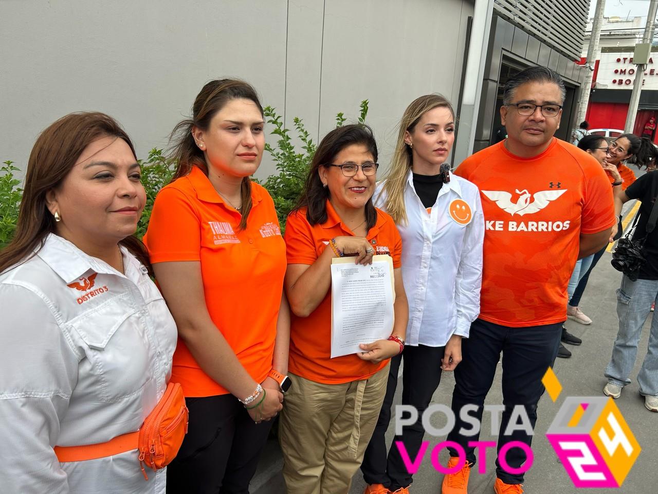 Mariana Rodríguez Cantú, aspirante a la alcaldía de Monterrey, acompañó a Sandra Pámanes y Enrique Barrios, candidatos a diputados locales, presentaron un documento. Foto: POSTA.