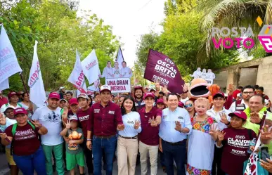 Huacho Díaz Mena continua recorriendo Mérida refrendando su compromiso