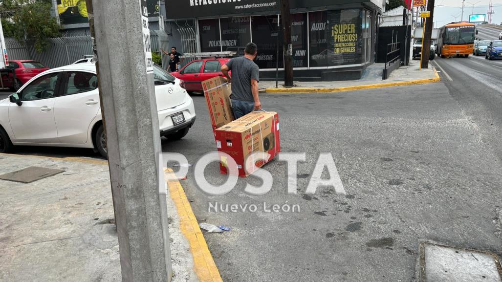 Arrasan con climas en tienda de Gonzalitos en Monterrey