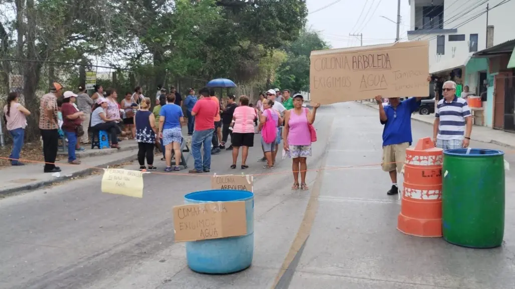 Bloquean por desigualdad en abastecimiento de agua en Tampico