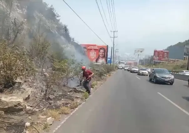 Protección Civil de Monterrey: alerta por incendio en avenida Rogelio Cantú