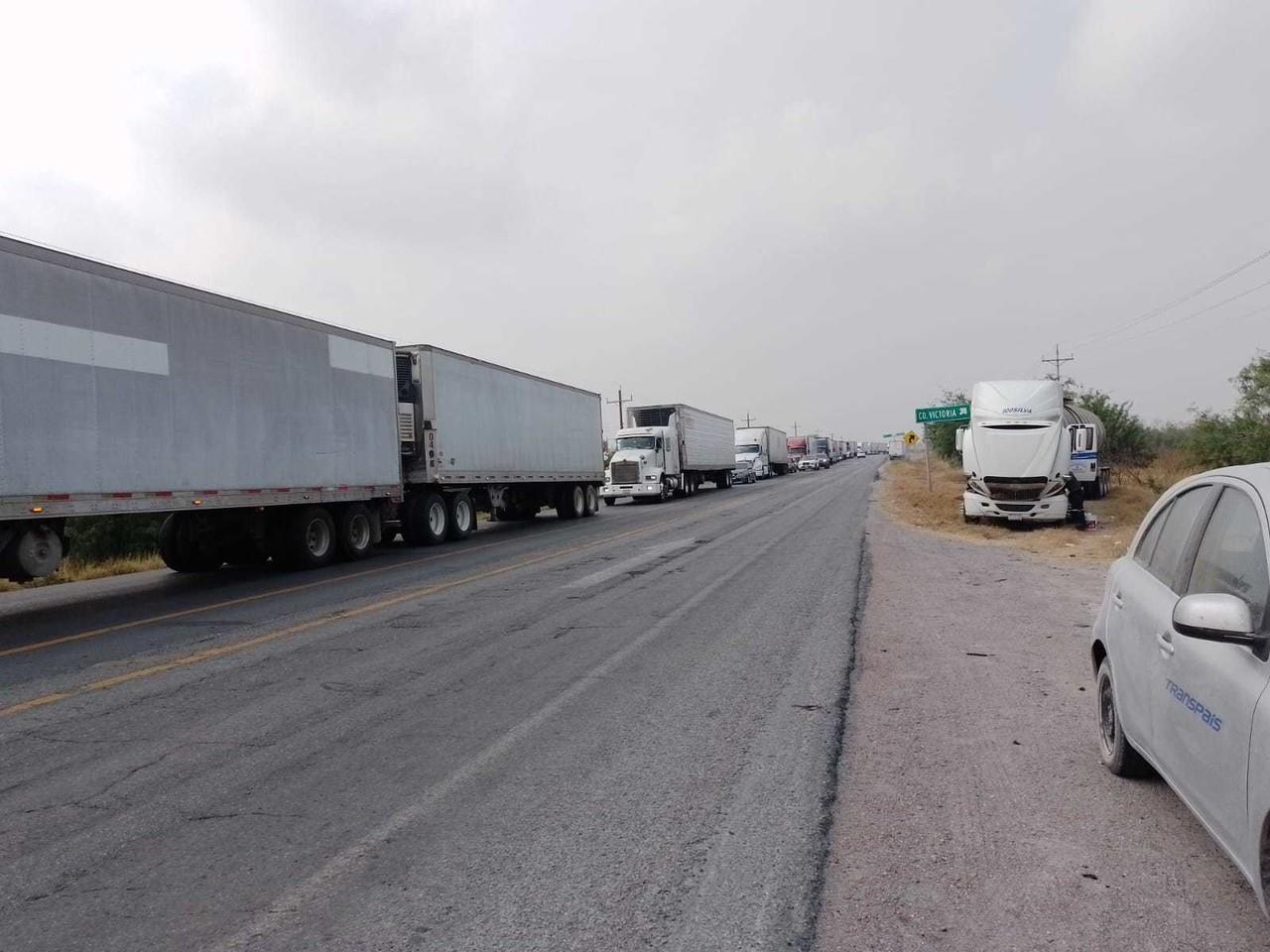 Se habilita la circulación en el punto del bloqueo de la carretera Victoria - Matamoros. Foto SSPT