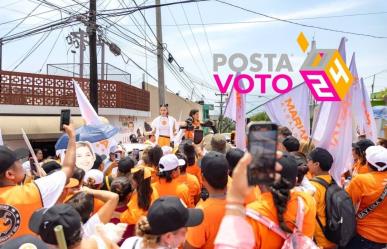 Invita Mariana Rodríguez a vecinos de la colonia Independencia a votar