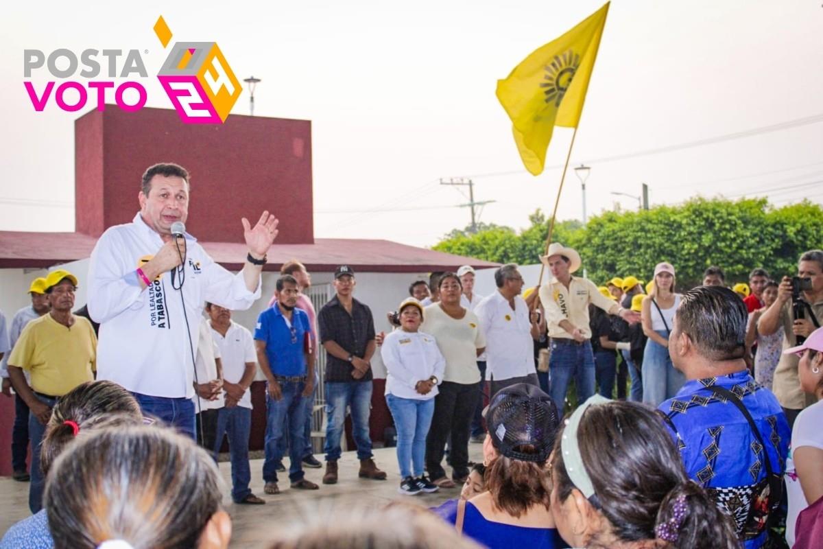 Juan Manuel Fócil Pérez en reunión con simpatizantes Foto: Facebook Juan Manuel Fócil Pérez