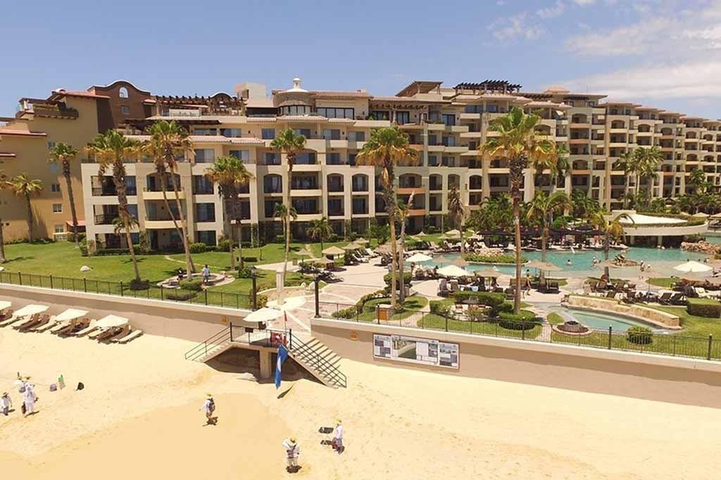 Hotel de la bahía de Cabo San Lucas en Baja California Sur mismo que atrajo a muchos turistas en este 2024. Foto: El Diario de la Bahía.