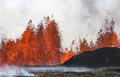 Erupción del volcán en Islandia: evacuación del spa Blue Lagoon