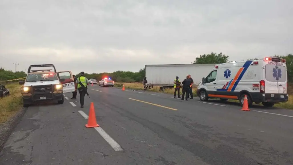 Conductor pierde la vida al chocar contra tráiler