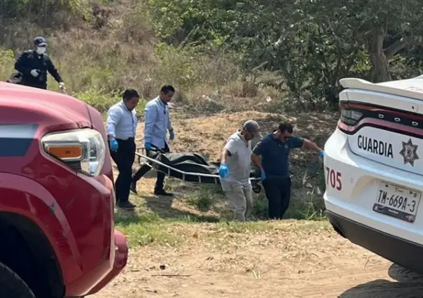 Pierde la vida en la vía pública tras posible “golpe de calor”