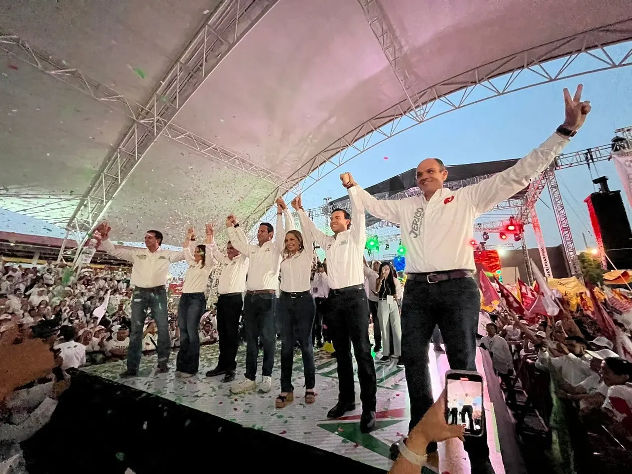 El candidato del PRI tuvo su cierre de campaña en la Feria de Saltillo. (Fotografía: Marco Juárez)