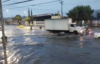 Encharcamientos en Tultitlán y Cuautitlán Izcalli tras lluvias en Edomex