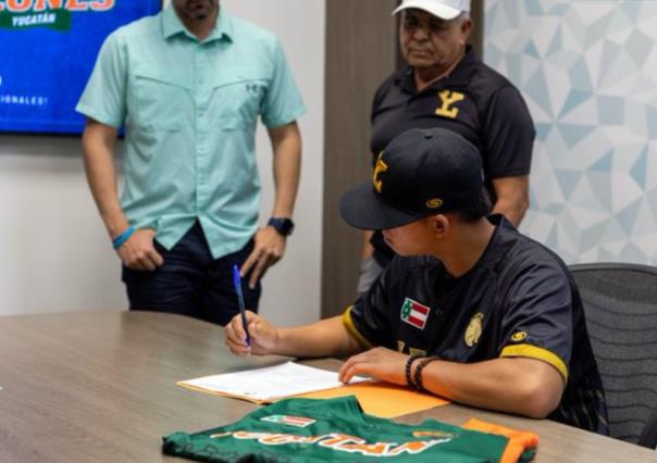 Joven promesa del béisbol en Yucatán firma con los Leones