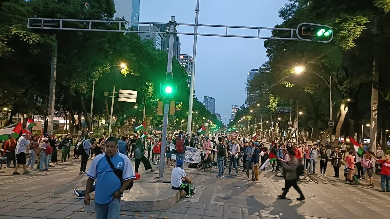 Manifestantes en Paseo de la Reforma.    Foto: Ramón Ramírez