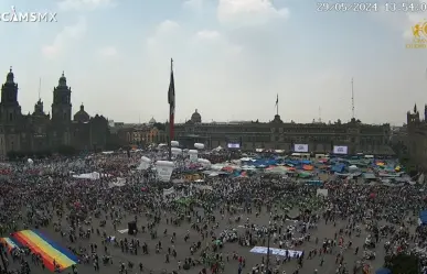 Llegan simpatizantes al Zócalo para cierre de campaña de Claudia Sheinbaum