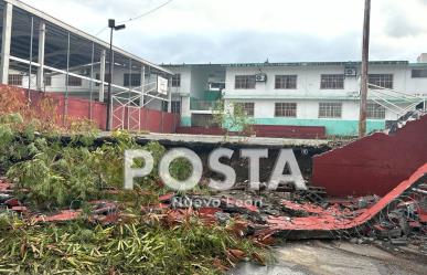 Lluvias dejan daños en escuela primaria de Monterrey