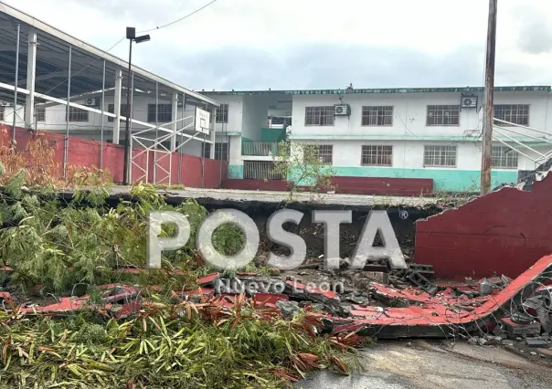 Lluvias dejan daños en escuela primaria de Monterrey