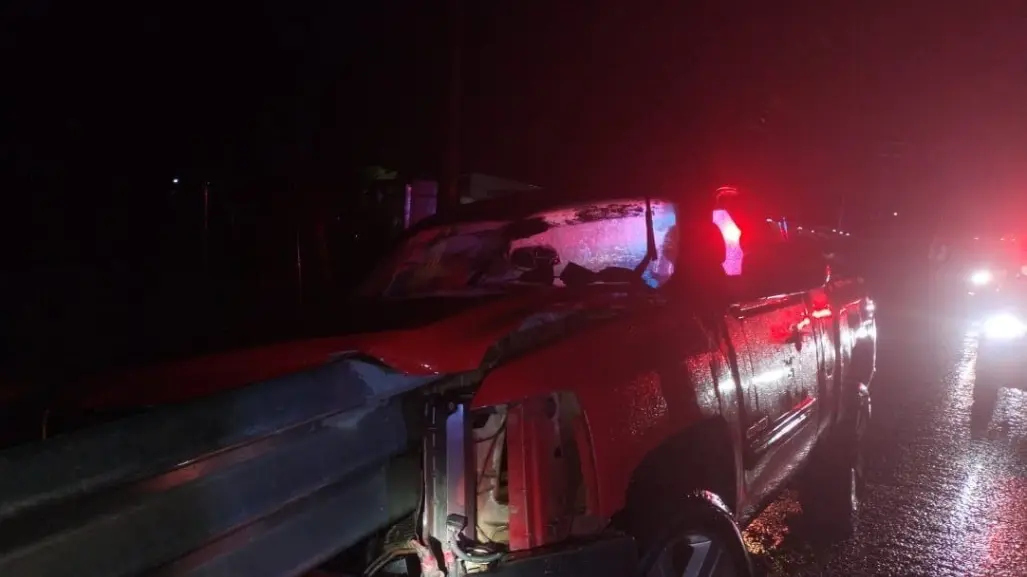 Conductor sobrevive a fuerte choque en Allende