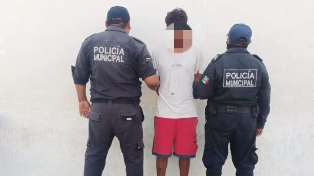 Detienen a un ladrón en Progreso por amenazar a una abuelita con un machete