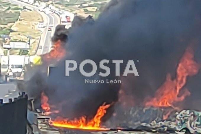 Choque de tráileres en autopista a Saltillo deja 1 muerto y 3 heridos