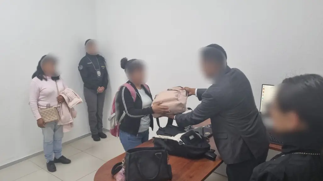 Devuelven útiles escolares a víctimas de Naucalpan