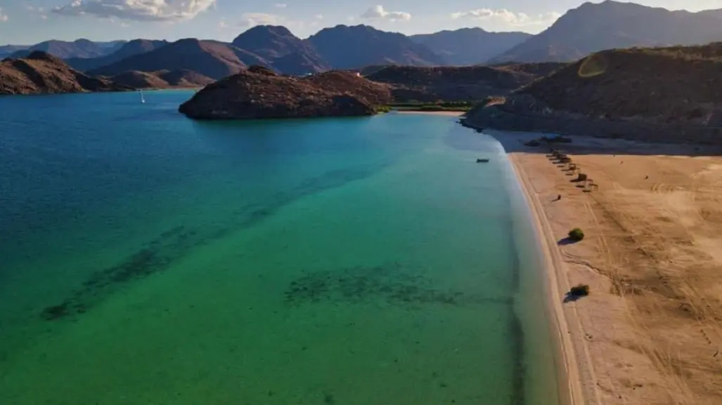 ¡Adiós calor! Visita playa Santispac en Mulegé