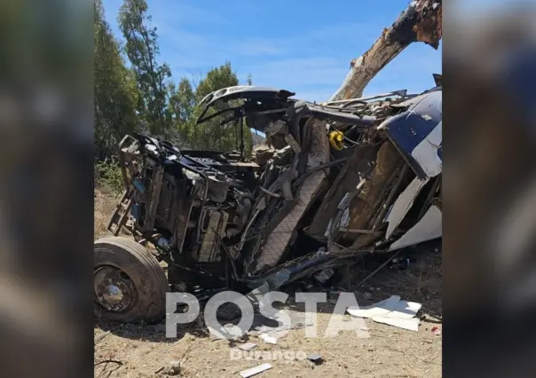 Vuelca autobús con trabajadores de la mina de Salinas Pliego; hay un muerto