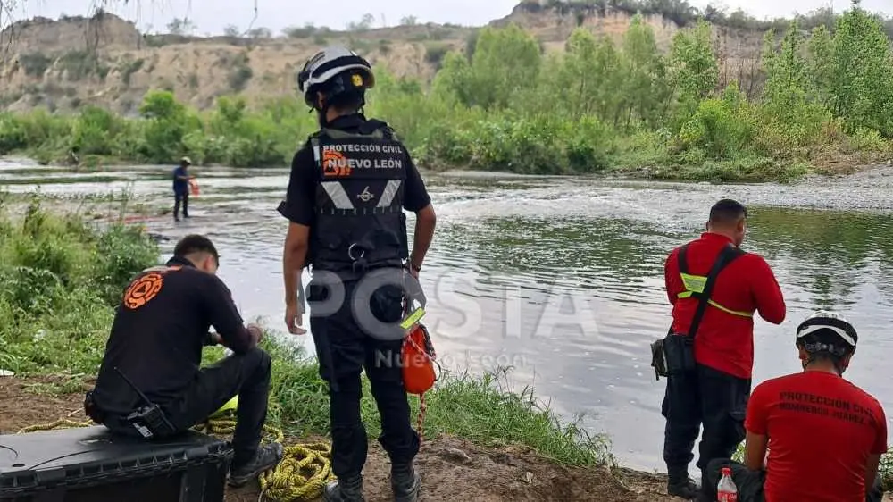 Elementos de protección civil y equipos de rescate localizaron el cuerpo sin vida de un hombre. Foto. Azael Valdés