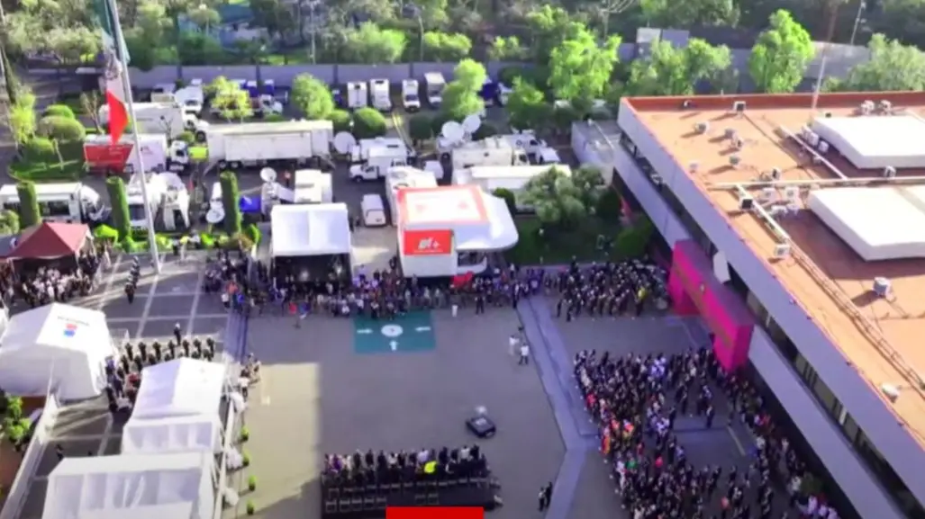 Izan bandera en la ceremonia del INE previo a arranque de históricas elecciones