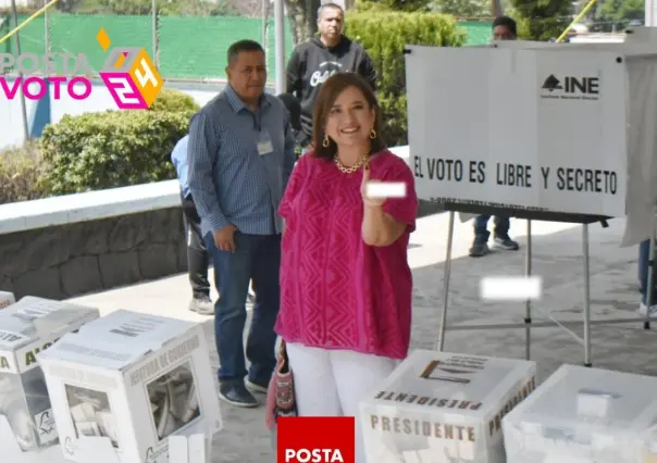 La candidata presidencial Xóchitl Gálvez emite su voto en la Miguel Hidalgo